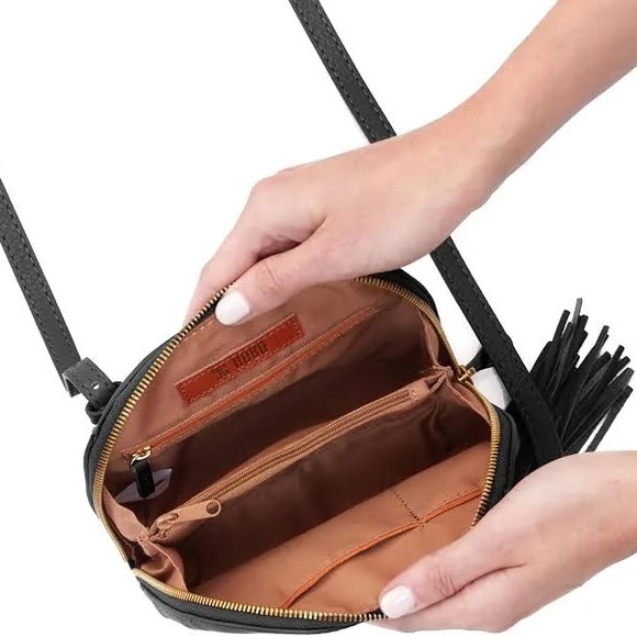 HOBO Nash Crossbody in black leather - NWT - Picture 3 of 6